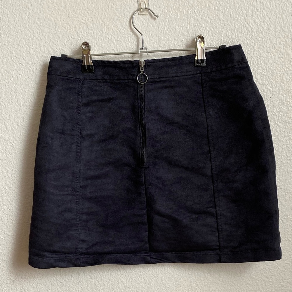 skirt with zipper in the front